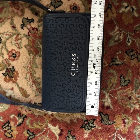 NWOT GUESS Navy Blue Adjustable Crossbody Handbag Logo Print Small/Medium Size - Picture 8 of 10